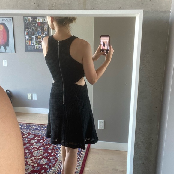 CLUB MONACO DRESS. SIZE M. BLACK. GREAT CONDITION. - Picture 2 of 4